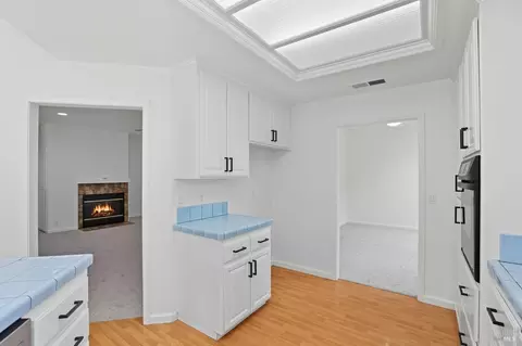 Kitchen - 1615 Sequoia Way, Dixon, CA 95620 photo 3 of 6
