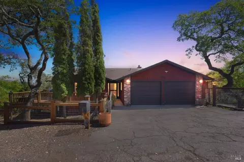 1 Green Point Ln, Novato, CA 94945