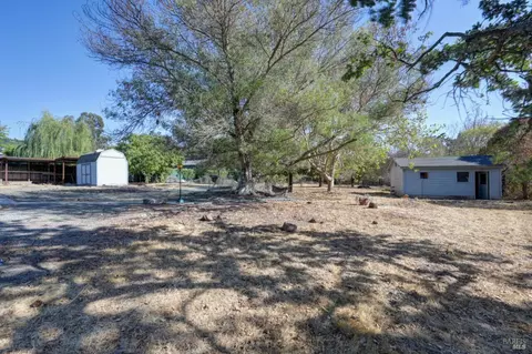 Exterior - 80 Serres Dr, Sonoma, CA 95476 photo 5 of 9