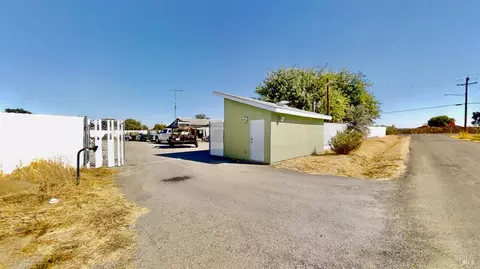 Exterior - 4875 Cole Rd, Vacaville, CA 95688 photo 2 of 8