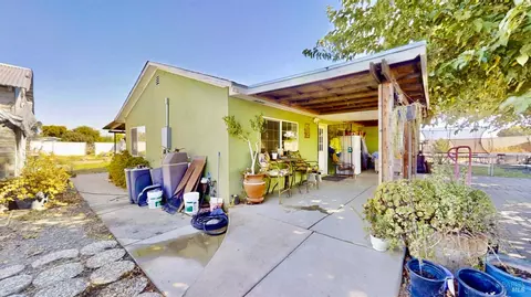 Exterior - 4875 Cole Rd, Vacaville, CA 95688 photo 4 of 8
