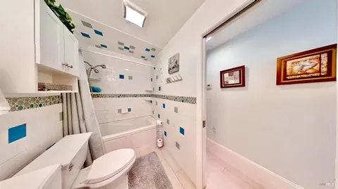 Bath - 4875 Cole Rd, Vacaville, CA 95688 photo 3 of 6
