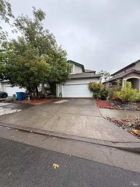 5682 Raters Dr, Santa Rosa, CA 95409