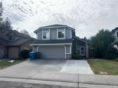 Exterior - 315 Holly Ct, Dixon, CA 95620 photo 2 of 2