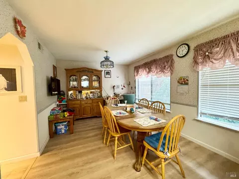 Dining - 315 Holly Ct, Dixon, CA 95620 photo 1 of 2