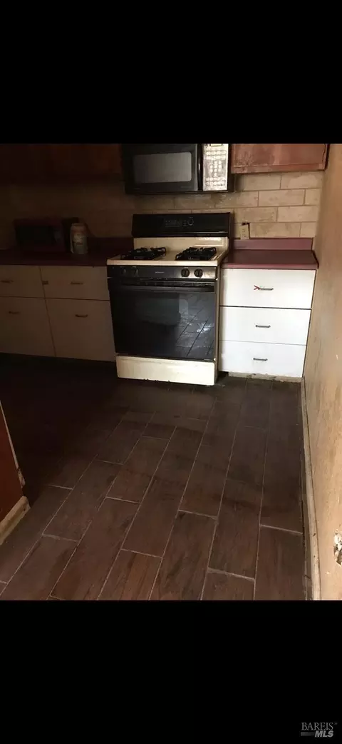 Kitchen - 15964 41st Ave, Clearlake, CA 95422 photo 3 of 3