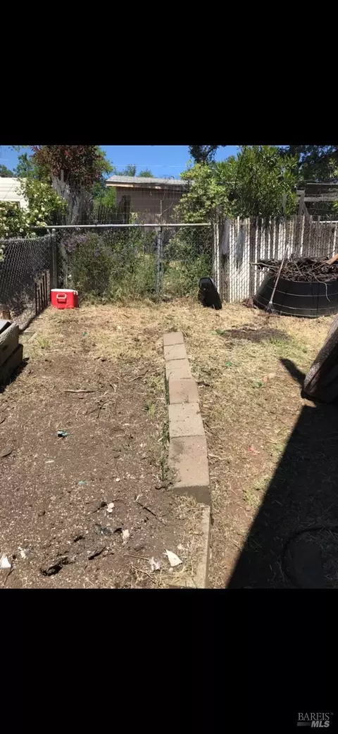 Exterior - 15964 41st Ave, Clearlake, CA 95422 photo 6 of 9