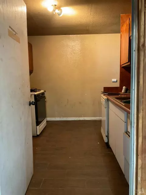 Kitchen - 15964 41st Ave, Clearlake, CA 95422 photo 2 of 3