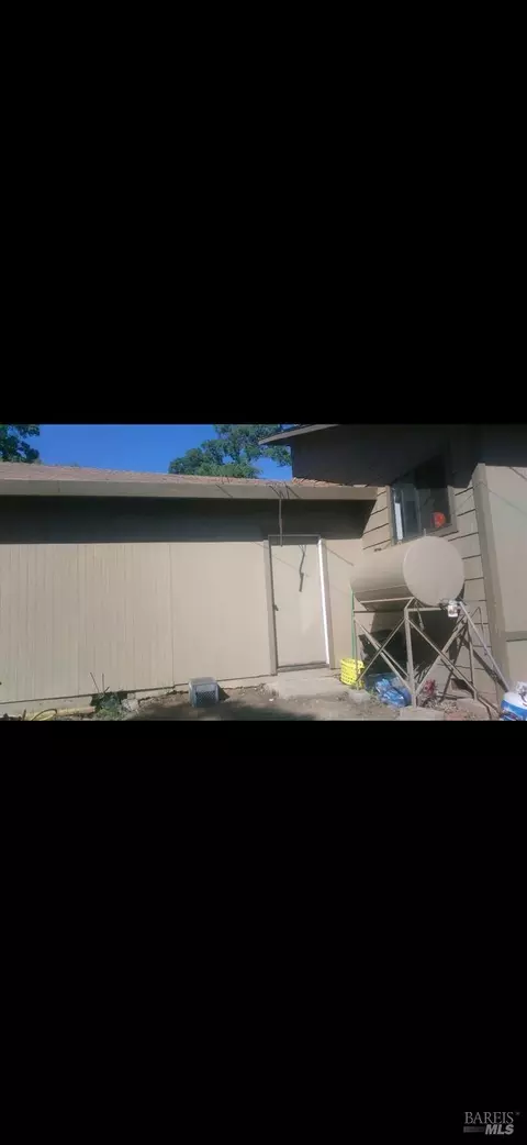 Exterior - 15964 41st Ave, Clearlake, CA 95422 photo 7 of 9