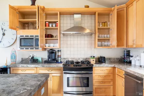 Kitchen - 4811 Carmet Dr, Bodega Bay, CA 94923 photo 3 of 7