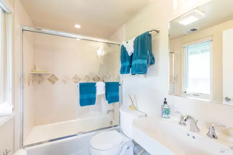 Bath - 4811 Carmet Dr, Bodega Bay, CA 94923 photo 1 of 3