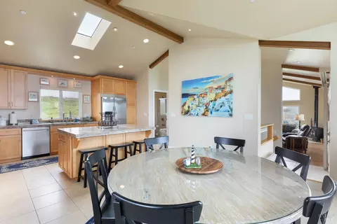 Dining - 4811 Carmet Dr, Bodega Bay, CA 94923 photo 4 of 4