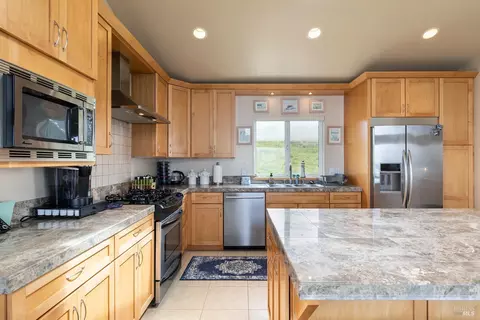 Kitchen - 4811 Carmet Dr, Bodega Bay, CA 94923 photo 6 of 7