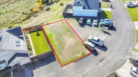 5454 Oxford Dr, Lakeport, CA 95453