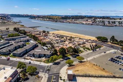 View/Area - 171 Nantucket Ln, Vallejo, CA 94590 photo 6 of 13