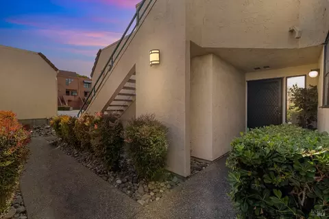 Exterior - 171 Nantucket Ln, Vallejo, CA 94590 photo 18 of 18