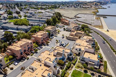 View/Area - 171 Nantucket Ln, Vallejo, CA 94590 photo 9 of 13
