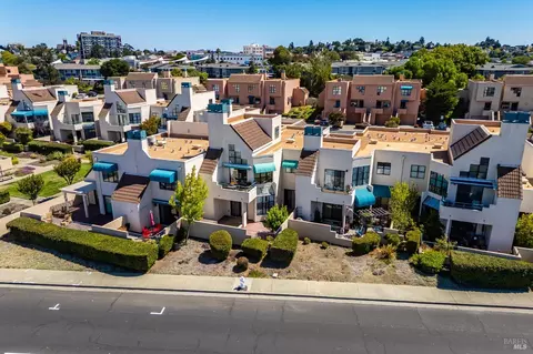View/Area - 171 Nantucket Ln, Vallejo, CA 94590 photo 11 of 13
