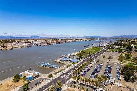 View/Area - 171 Nantucket Ln, Vallejo, CA 94590 photo 7 of 13