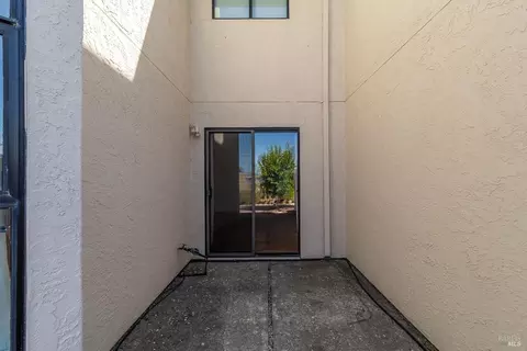 Exterior - 171 Nantucket Ln, Vallejo, CA 94590 photo 6 of 18