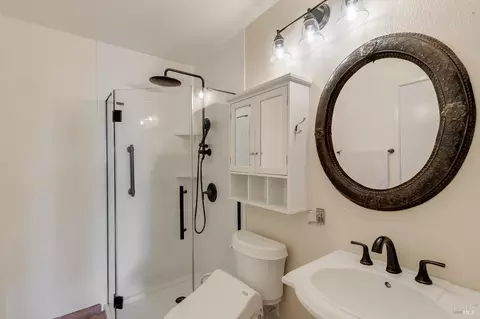 Bath - 171 Nantucket Ln, Vallejo, CA 94590 photo 1 of 2
