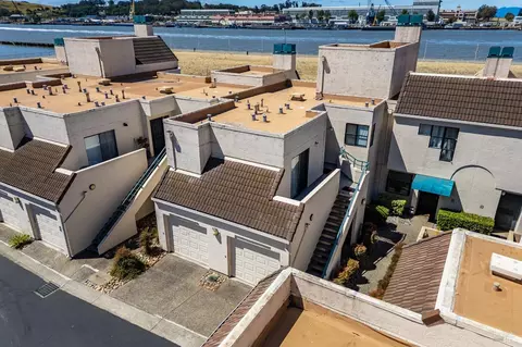 View/Area - 171 Nantucket Ln, Vallejo, CA 94590 photo 2 of 13