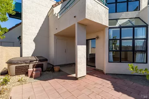 Exterior - 171 Nantucket Ln, Vallejo, CA 94590 photo 4 of 18