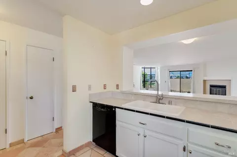 Kitchen - 171 Nantucket Ln, Vallejo, CA 94590 photo 5 of 5