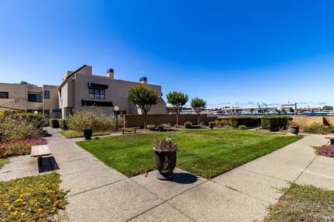 Exterior - 171 Nantucket Ln, Vallejo, CA 94590 photo 12 of 18