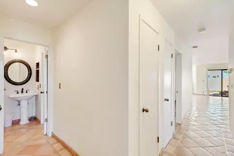 Entry Way - 171 Nantucket Ln, Vallejo, CA 94590 photo 3 of 4