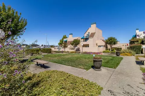 Exterior - 171 Nantucket Ln, Vallejo, CA 94590 photo 10 of 18