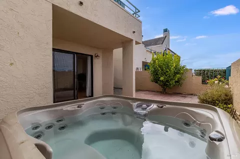 Exterior - 171 Nantucket Ln, Vallejo, CA 94590 photo 3 of 18