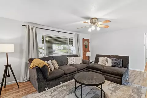 225 E Chestnut St, Dixon, CA 95620 photo 8