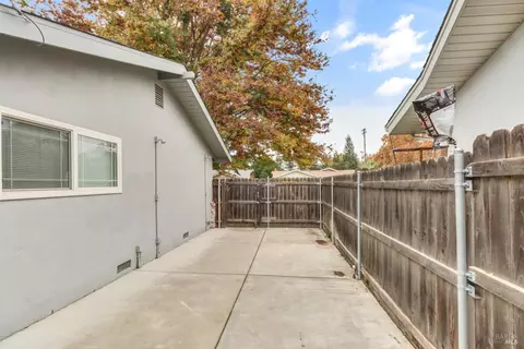 225 E Chestnut St, Dixon, CA 95620 photo 58