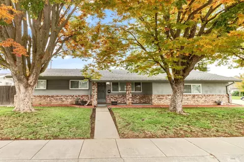 225 E Chestnut St, Dixon, CA 95620 photo 2