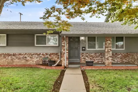225 E Chestnut St, Dixon, CA 95620 photo 3