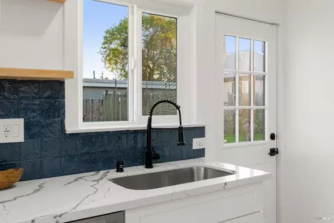 Kitchen - 519 Taylor St, Fairfield, CA 94533 photo 3 of 5