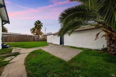 Exterior - 519 Taylor St, Fairfield, CA 94533 photo 7 of 15