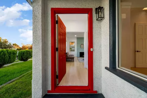 Entry Way - 519 Taylor St, Fairfield, CA 94533 photo 1 of 1