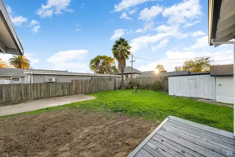 Exterior - 519 Taylor St, Fairfield, CA 94533 photo 13 of 15