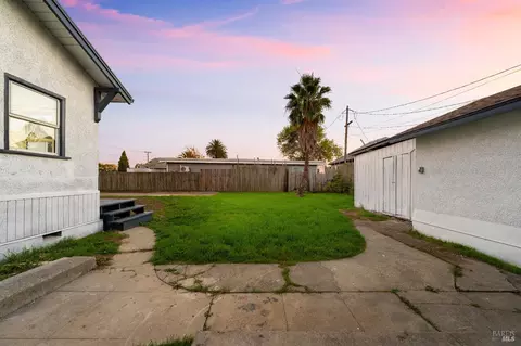 Exterior - 519 Taylor St, Fairfield, CA 94533 photo 8 of 15