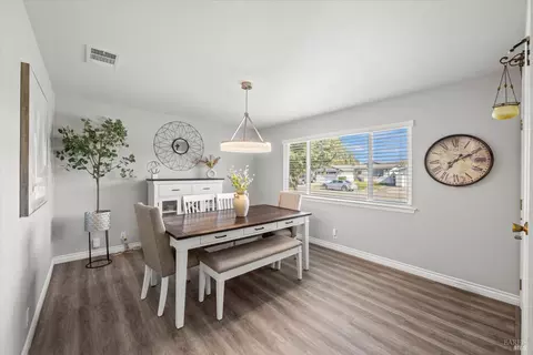 Dining - 230 E Walnut St, Dixon, CA 95620 photo 1 of 2