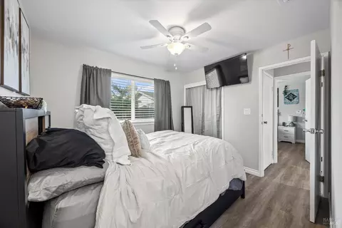 Bedroom - 230 E Walnut St, Dixon, CA 95620 photo 3 of 3