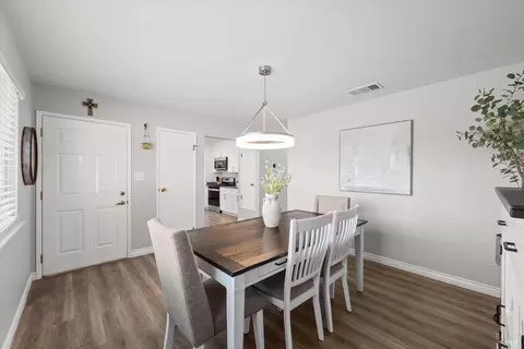 Dining - 230 E Walnut St, Dixon, CA 95620 photo 2 of 2