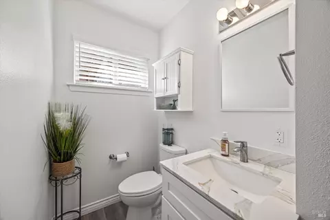 Bath - 230 E Walnut St, Dixon, CA 95620 photo 1 of 2