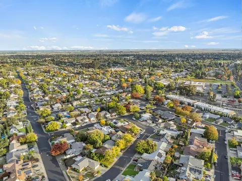 View/Area - 149 Donner Dr, Vacaville, CA 95687 photo 3 of 4