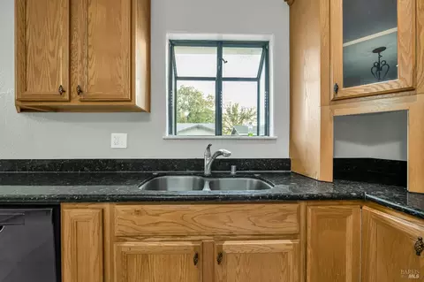 Kitchen - 149 Donner Dr, Vacaville, CA 95687 photo 3 of 4