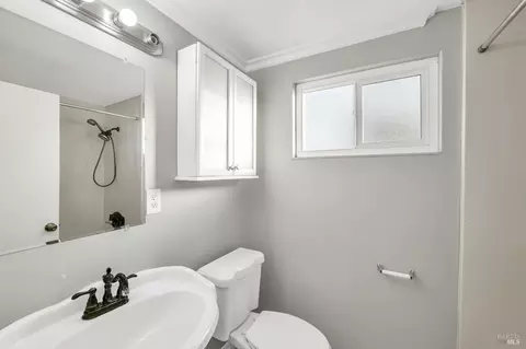 Bath - 149 Donner Dr, Vacaville, CA 95687 photo 2 of 3