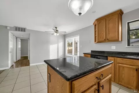 Kitchen - 149 Donner Dr, Vacaville, CA 95687 photo 4 of 4