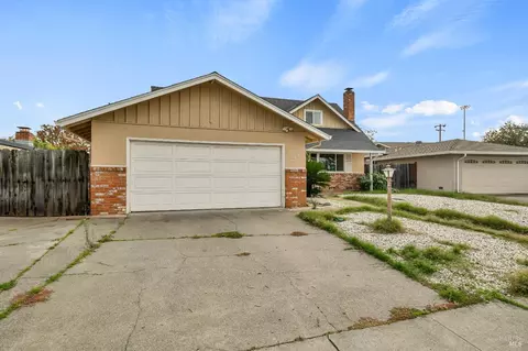 Exterior - 149 Donner Dr, Vacaville, CA 95687 photo 2 of 11